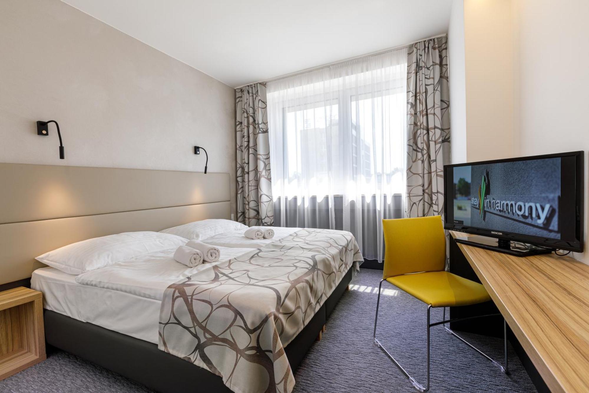 Harmony Club Hotel Ostrava Bagian luar foto